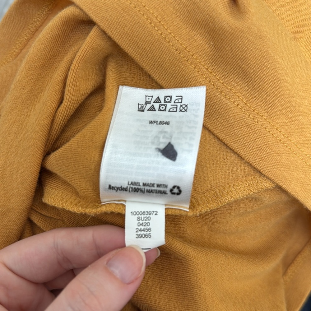 Women’s Style & Co. Mustard Yellow Fitted V-Neck Short Sleeve T-Shirt. Size XS - Picture 9 of 11